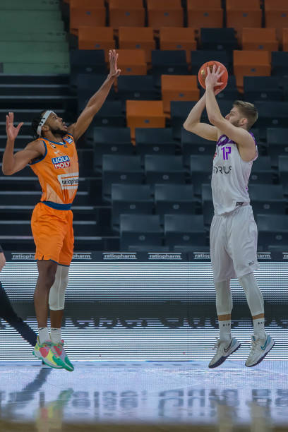 制造了不小 制造了不小